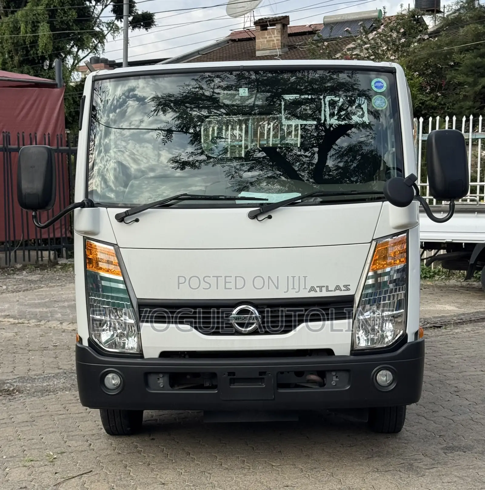 Nissan Atlas 2018 White