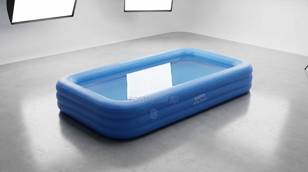 Strong and Durable Backyard Swimming Pool for Families