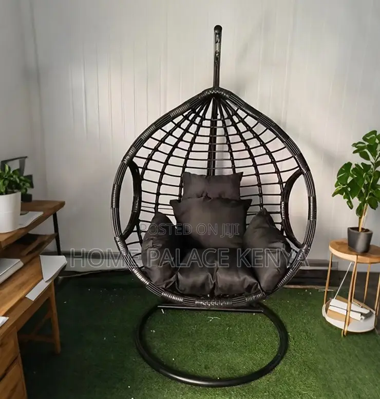 Hanging Chair: Egg Shaped Rattan Swing Chair