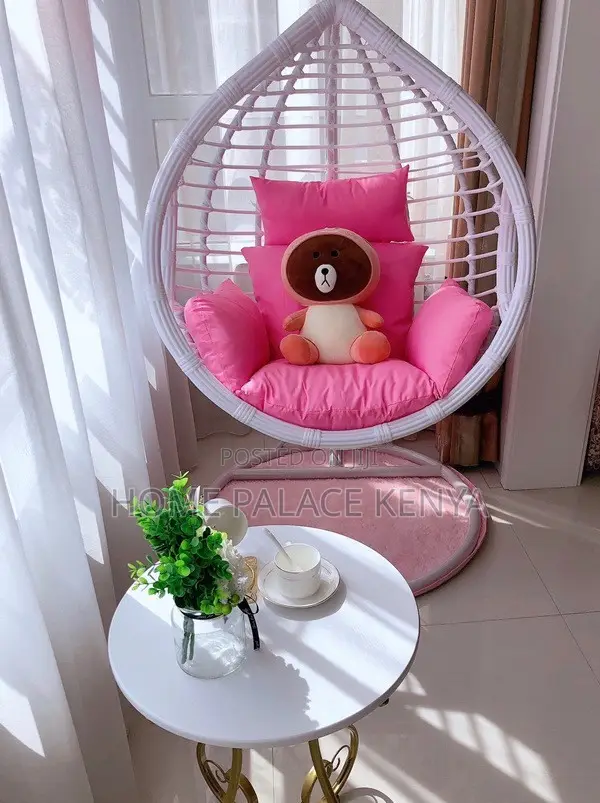 Hanging Chair: Egg Shaped Rattan Swing Chair