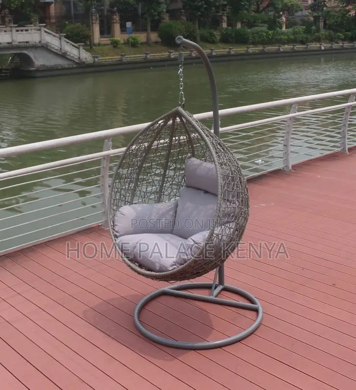 Hanging Chair: Egg Shaped Rattan Swing Chair
