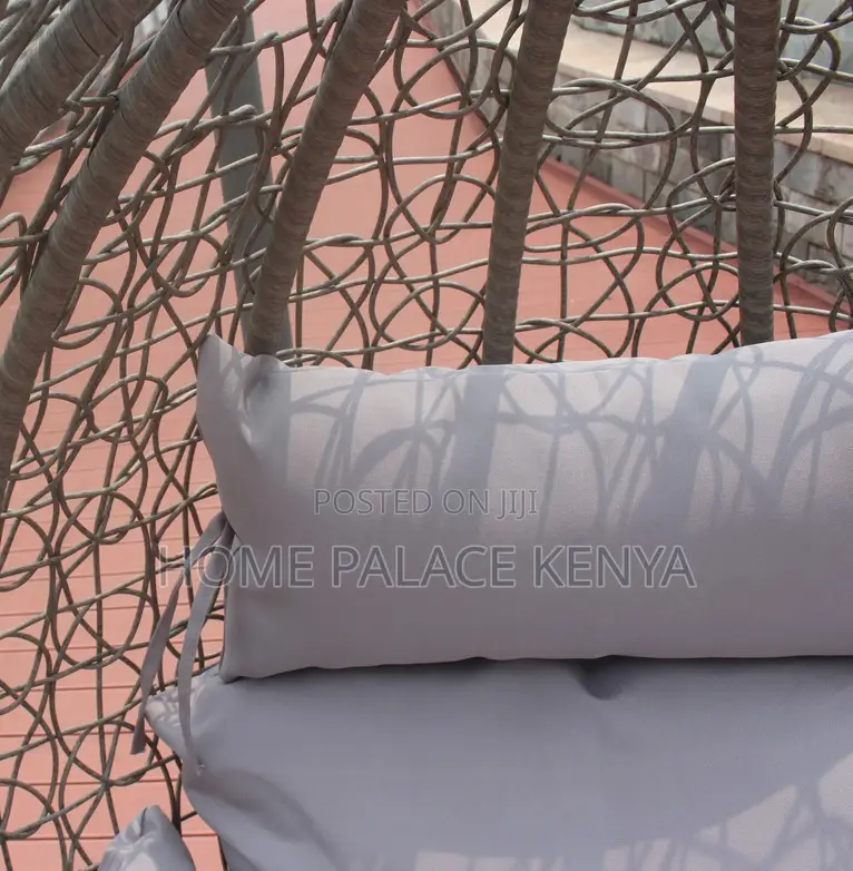 Hanging Chair: Egg Shaped Rattan Swing Chair