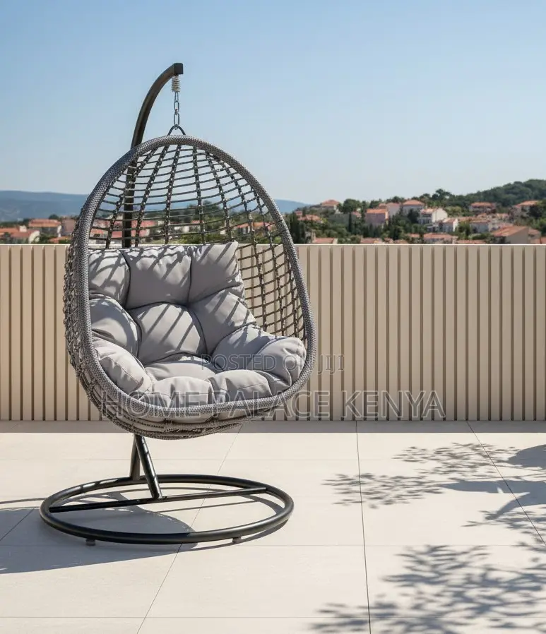 Hanging Chair: Egg Shaped Rattan Swing Chair