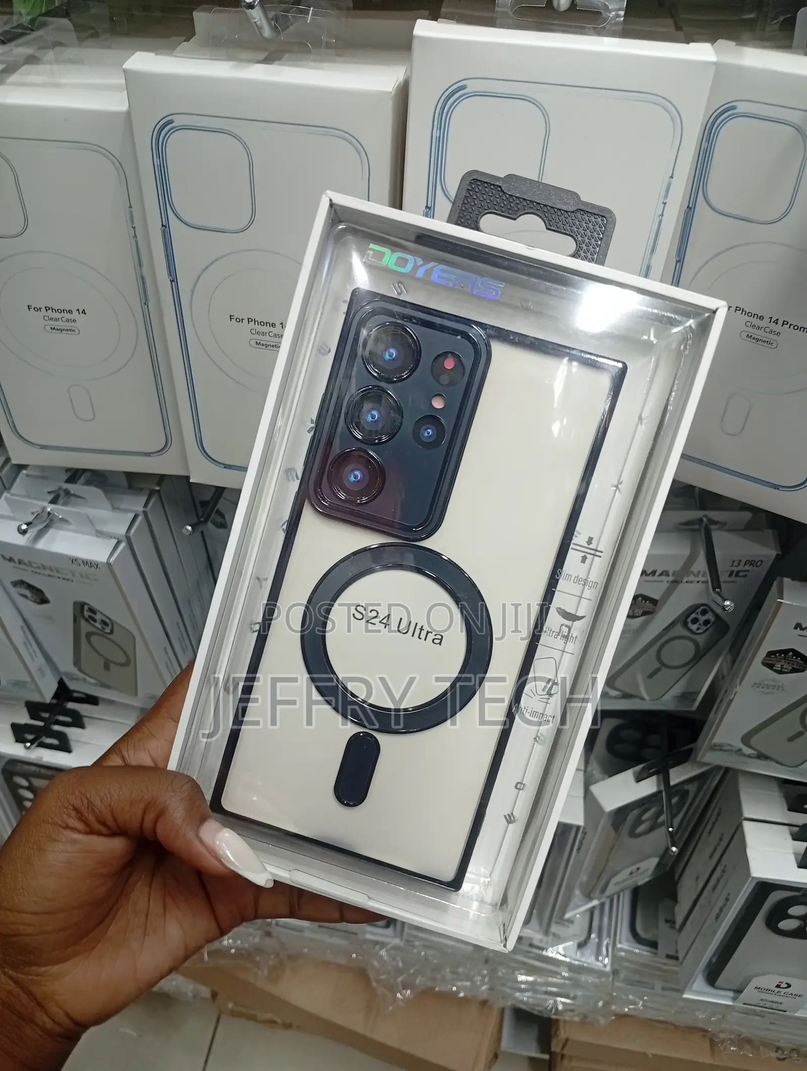 Samsung Galaxy S24 Ultra White and Clear Magnetic Case