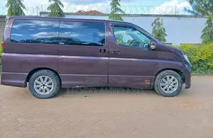 Nissan Serena 2010 Red