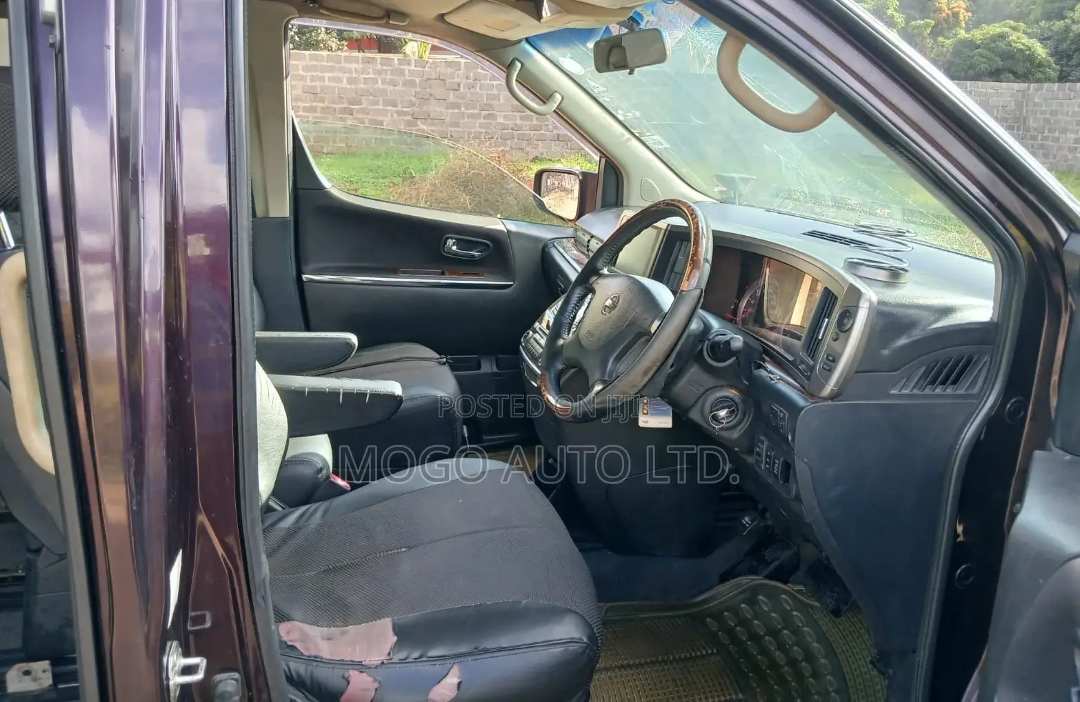 Nissan Serena 2010 Red