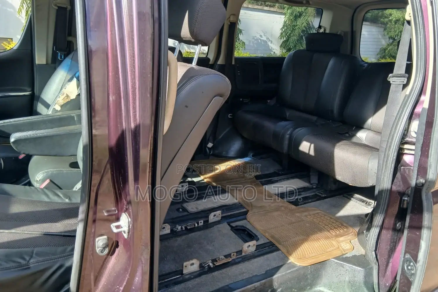 Nissan Serena 2010 Red