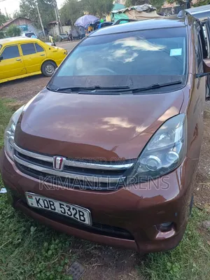 Toyota ISIS 1.8 L 2WD 2014 Brown