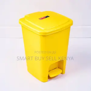 High Capacity 30 Litres Hard Plastic Step Pedal Waste Garbage Dust Bin
