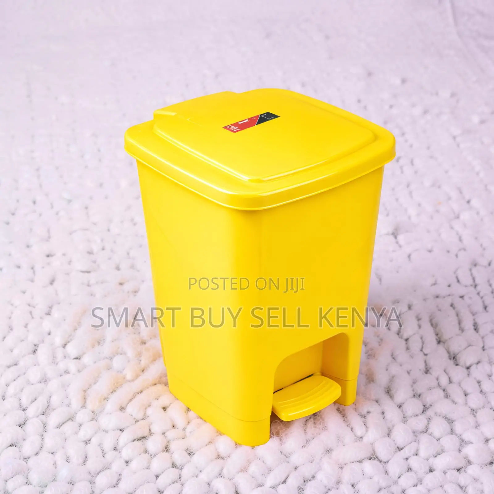 Simple Operation 30 Litres Hard Plastic Step Pedal Waste Garbage Bin