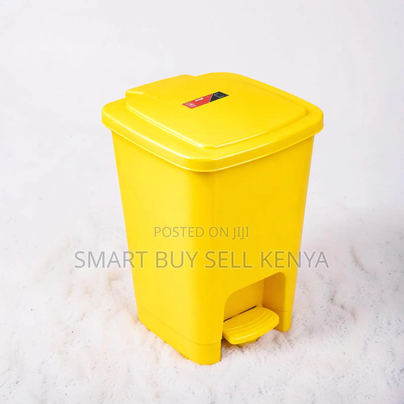 Clean Surface 30 Litres Hard Plastic Step Pedal Waste Garbage Dust Bin