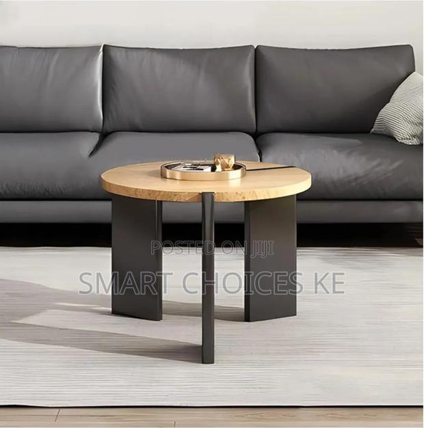 Modern Round Coffee Table, Solid Wood Center Table With Black Legs