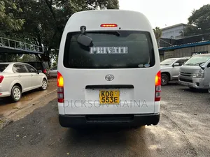 Toyota HiAce 2016 White