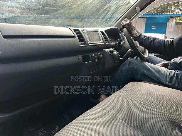 Toyota HiAce 2016 White - thumbnail 8
