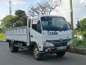 Toyota Dyna 4000cc Diesel