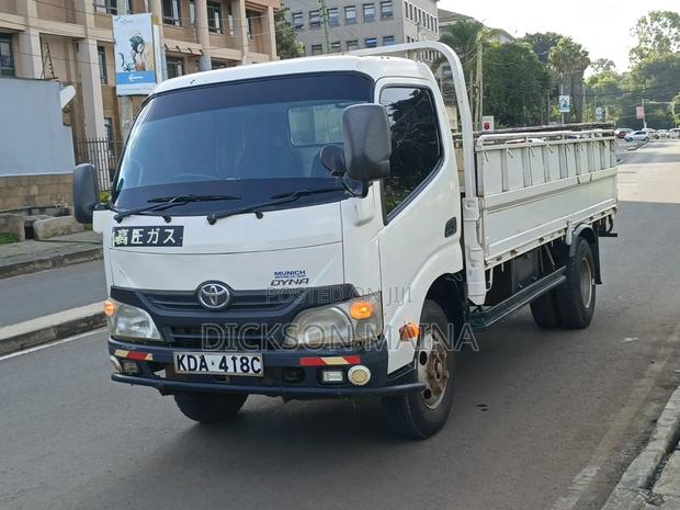 Toyota Dyna 4000cc Diesel - thumbnail 3