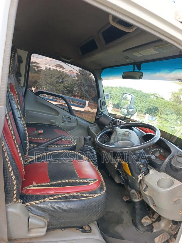 Toyota Dyna 4000cc Diesel - thumbnail 7