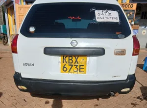 Nissan Advan 2006 White