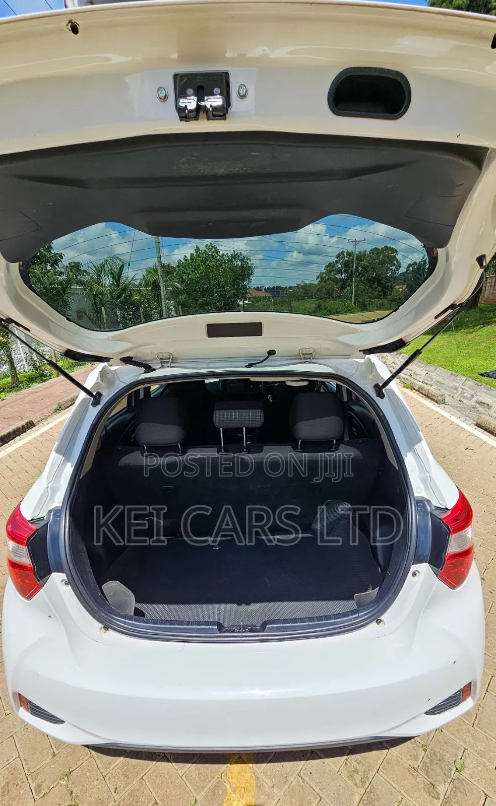 Toyota Vitz 2018 White