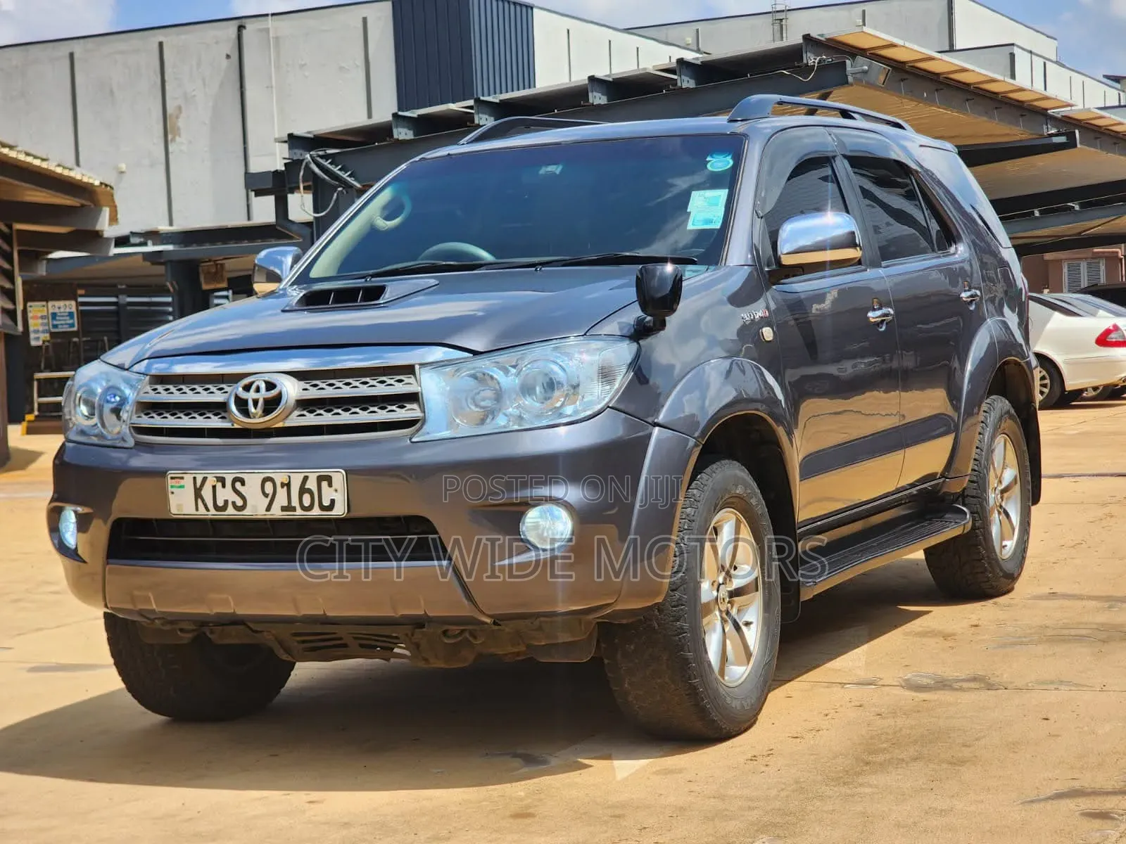 Toyota Fortuner 2011 Gray