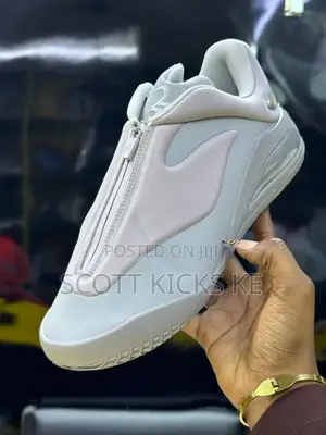 Converse Shai 001
“ Clean Slate ”40-45