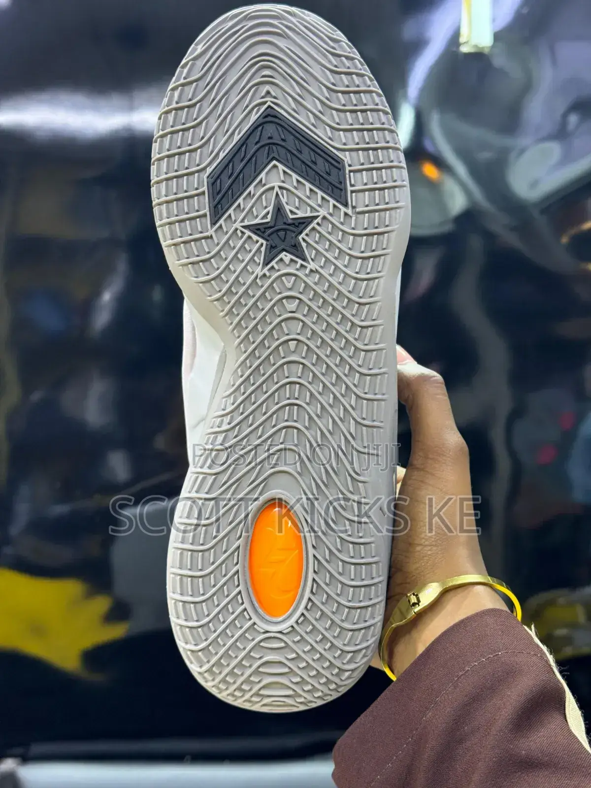 Converse Shai 001
“ Clean Slate ”40-45