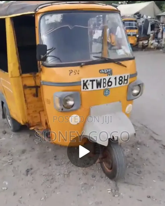 Piaggio Scooter 2019 Yellow