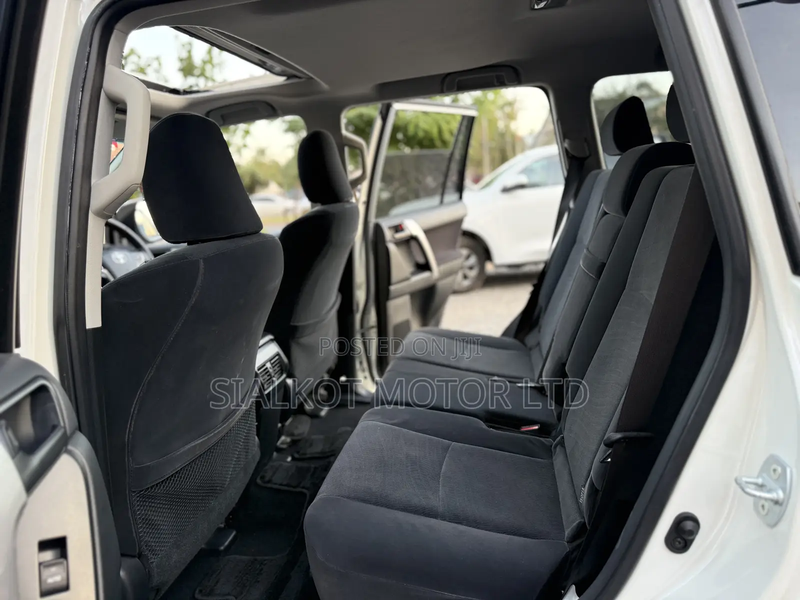 Toyota Land Cruiser Prado 2.7 2019 White
