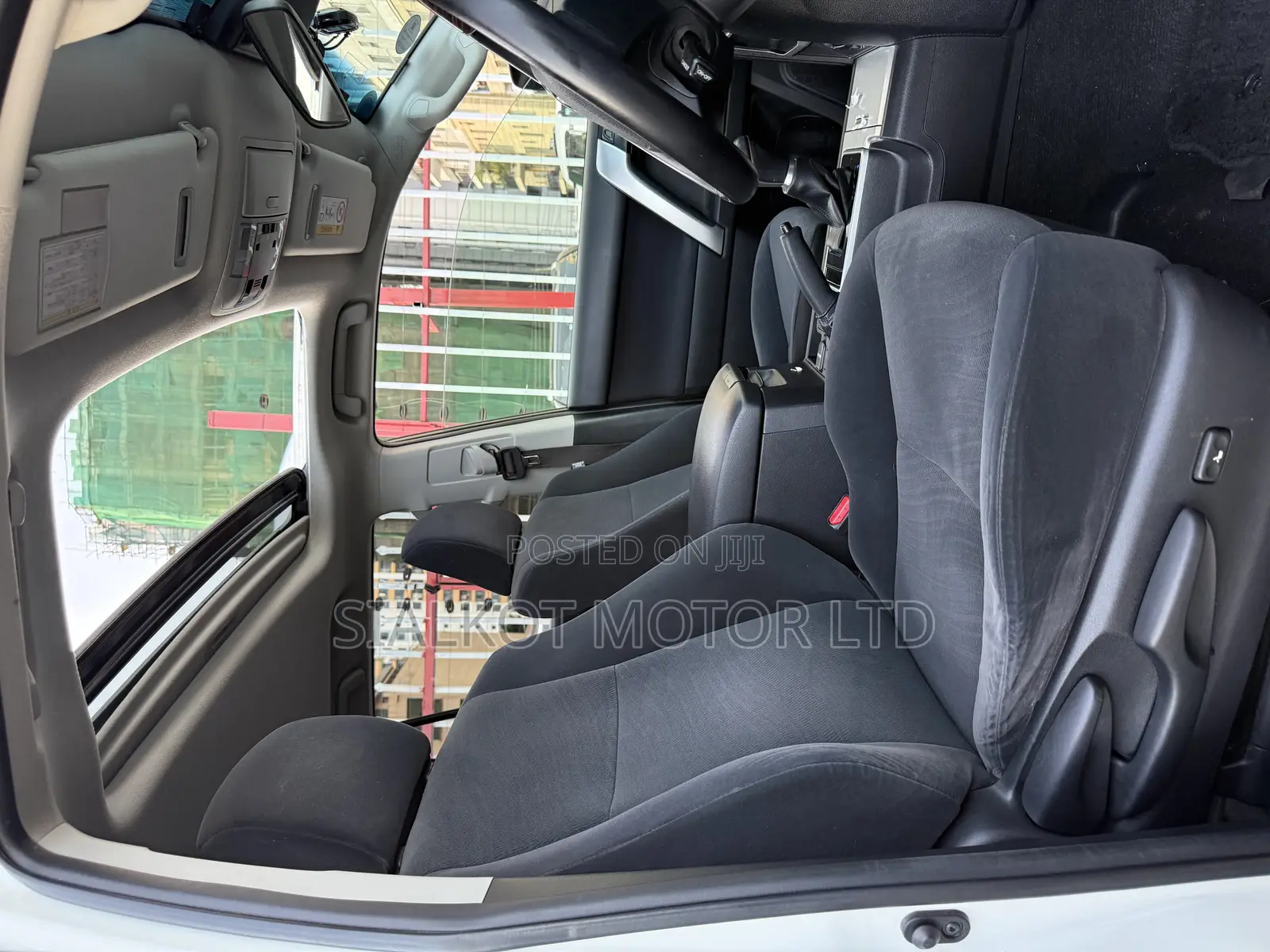 Toyota Land Cruiser Prado 2.7 2019 White