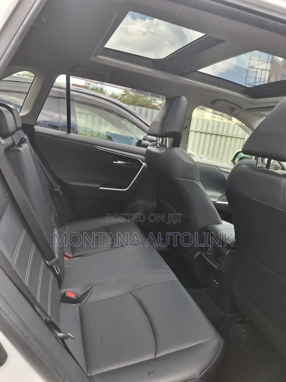 Toyota RAV4 2019 White