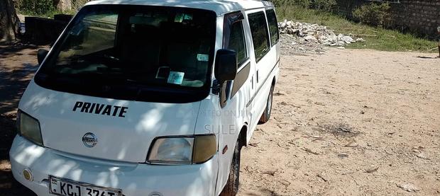 Nissan Vanette 2010 White - thumbnail 4