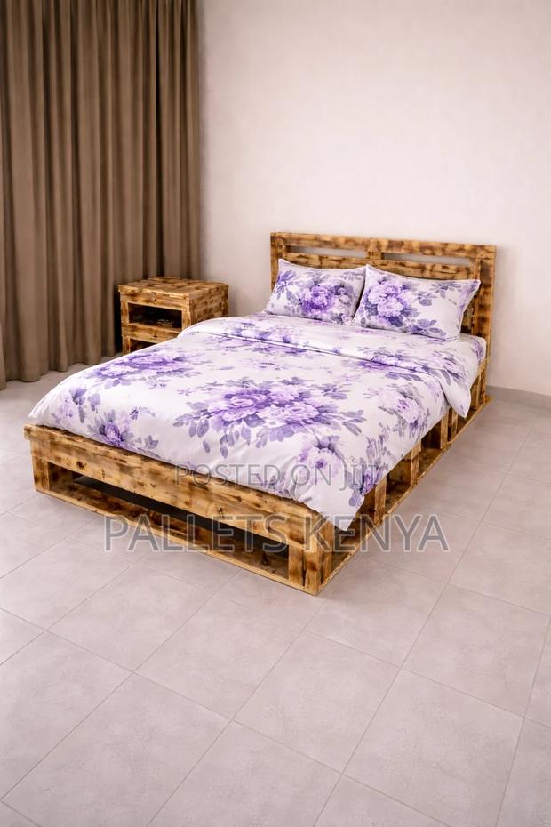 4x6 Modern Pallet Bed for Sale-Strong Wooden Bed Frame With Headboard.