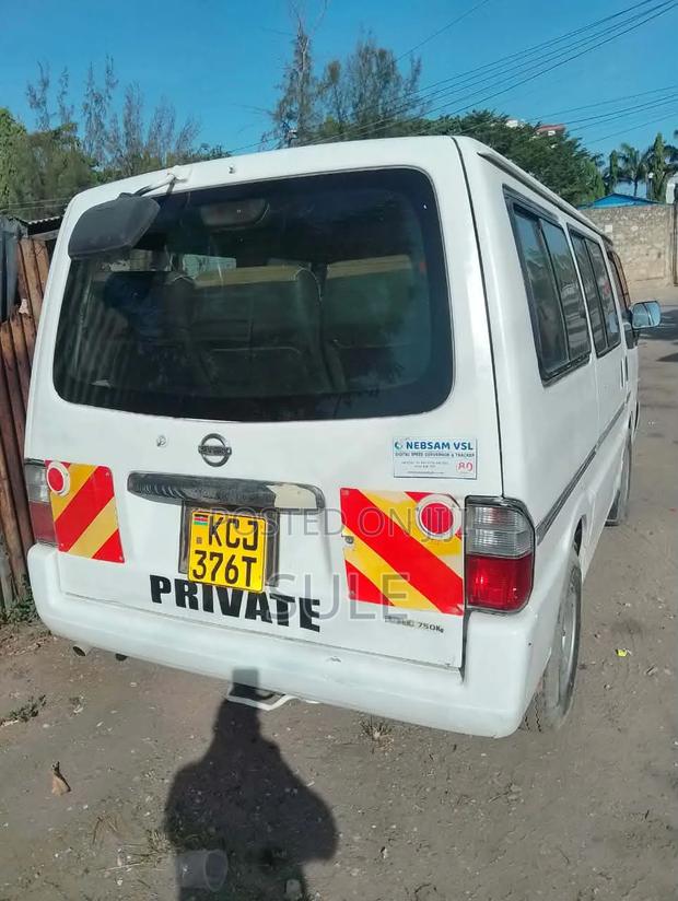 Nissan Vanette 2010 White - thumbnail 10