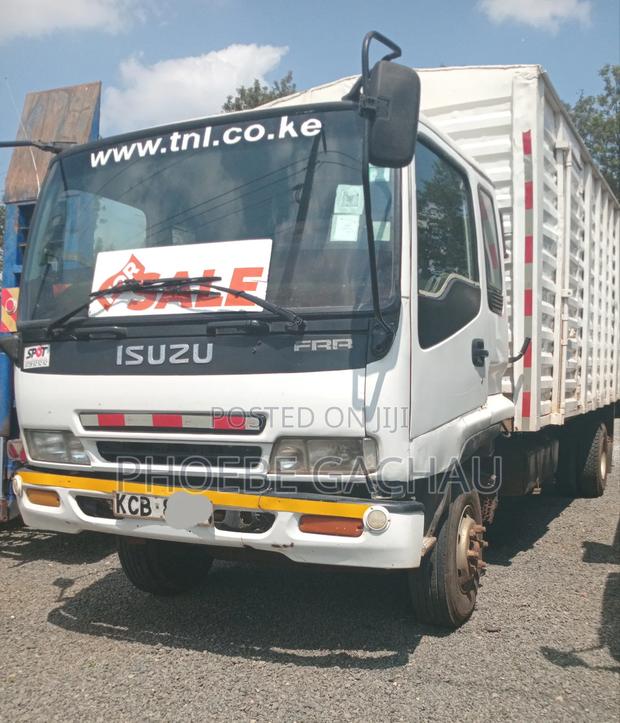 Isuzu Frr 33 Clean And Engine Intact 2014 White - thumbnail 6