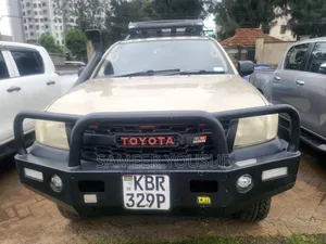 Toyota Hilux 2011 Gold