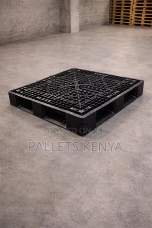 Plastic Pallets- Heavy Duty Clean Quality Tough Industrial Strength.4