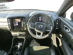 Volvo XC40 2019 White