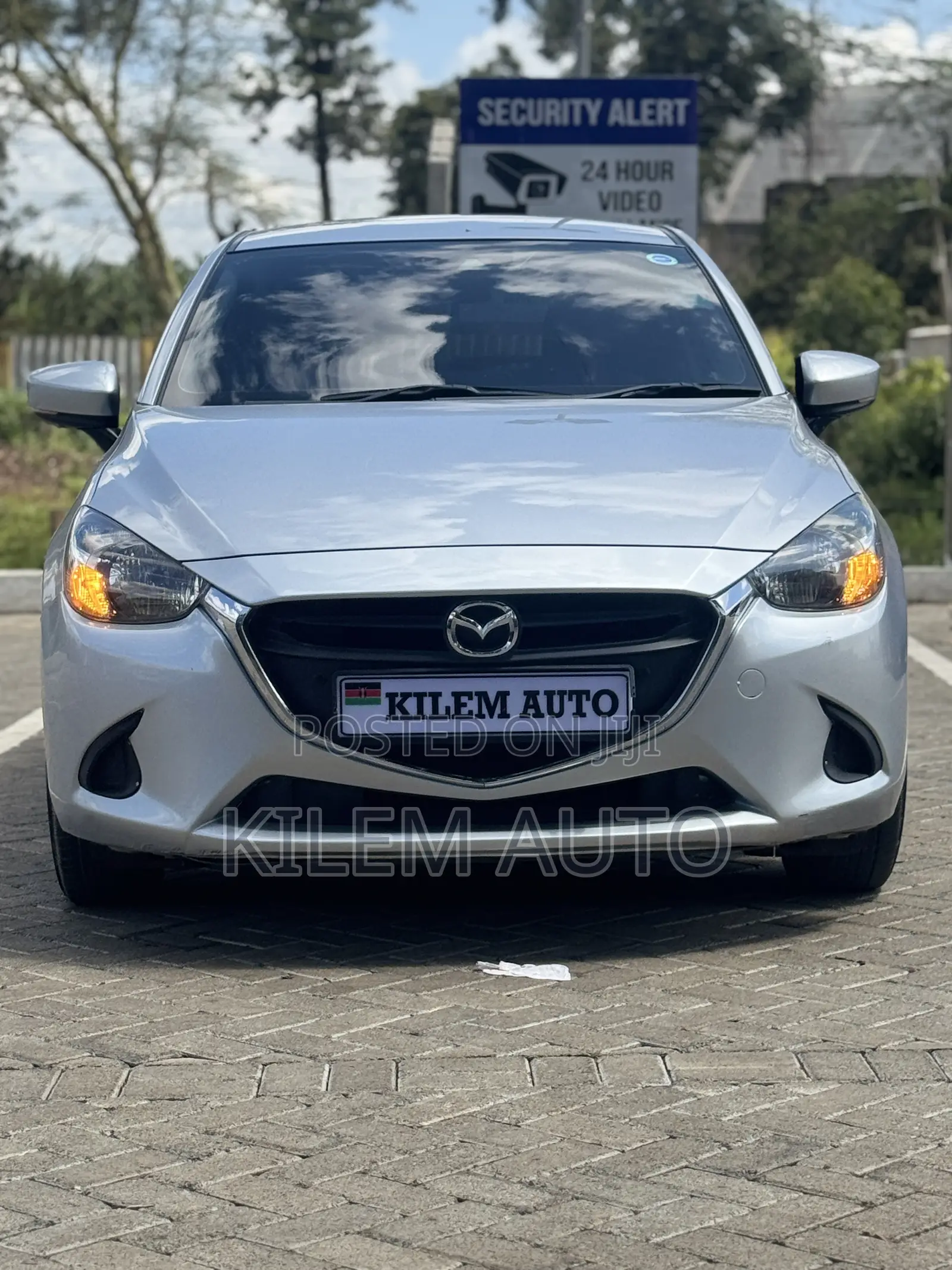 Mazda Demio 2018 Silver