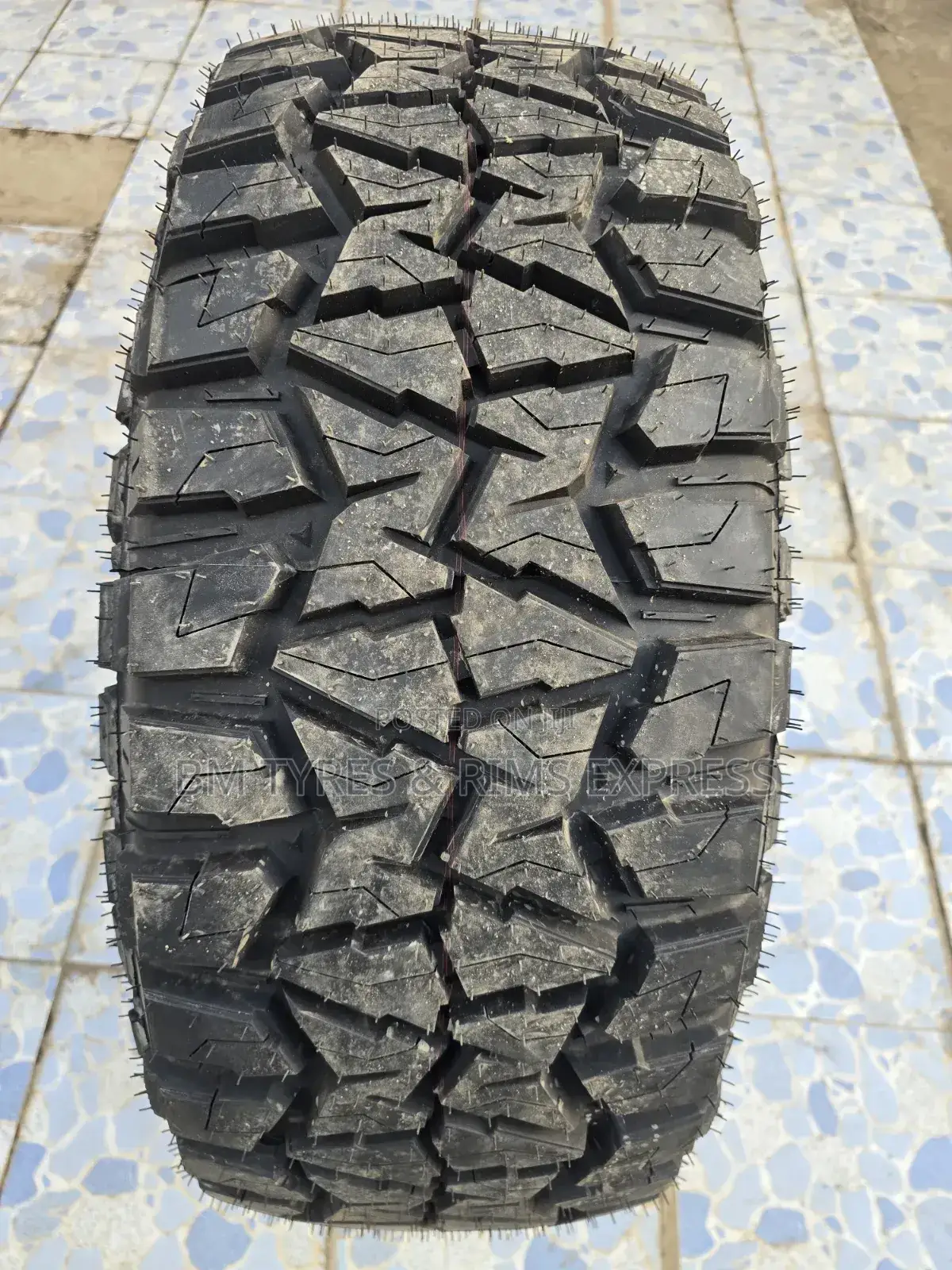 265 /65 R17 Comforser Tyres (Cf 9000) R/T.