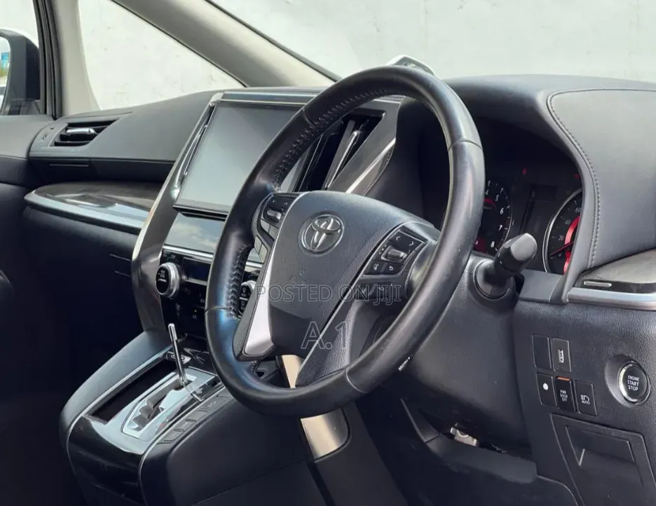 Toyota Alphard 2.5 Petrol FWD 2019 White