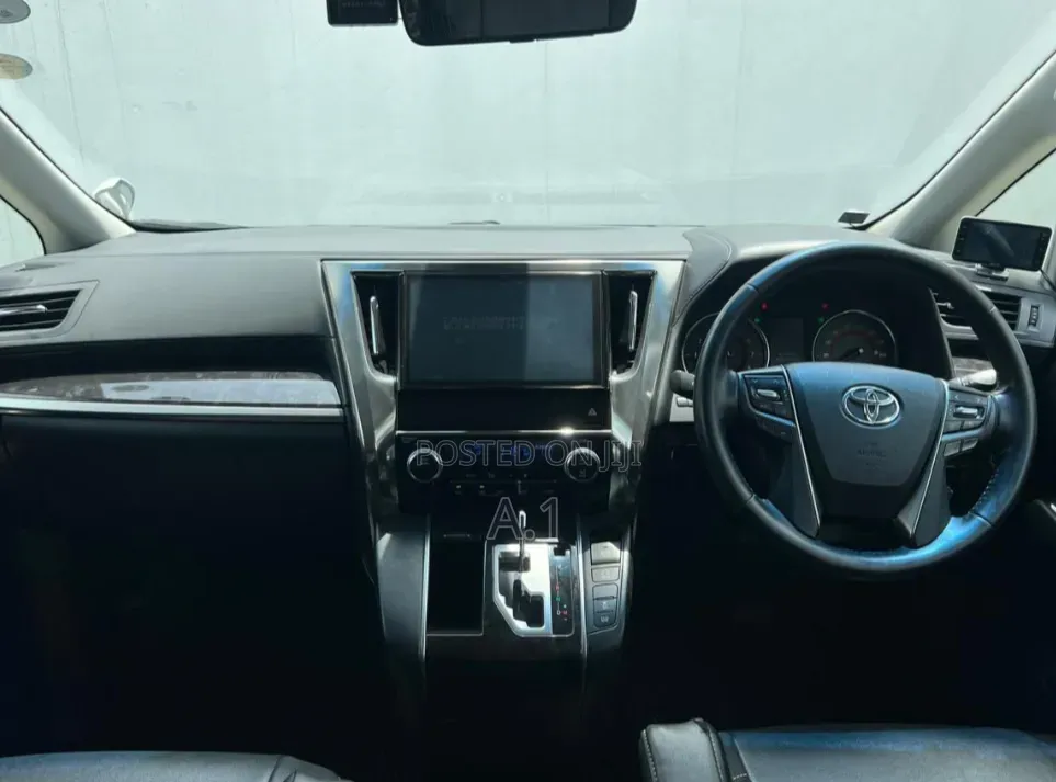 Toyota Alphard 2.5 Petrol FWD 2019 White