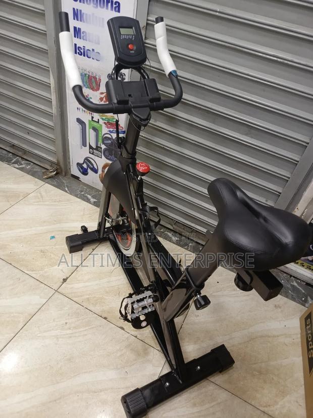Exercise/Fitness Spin Bike - thumbnail 2