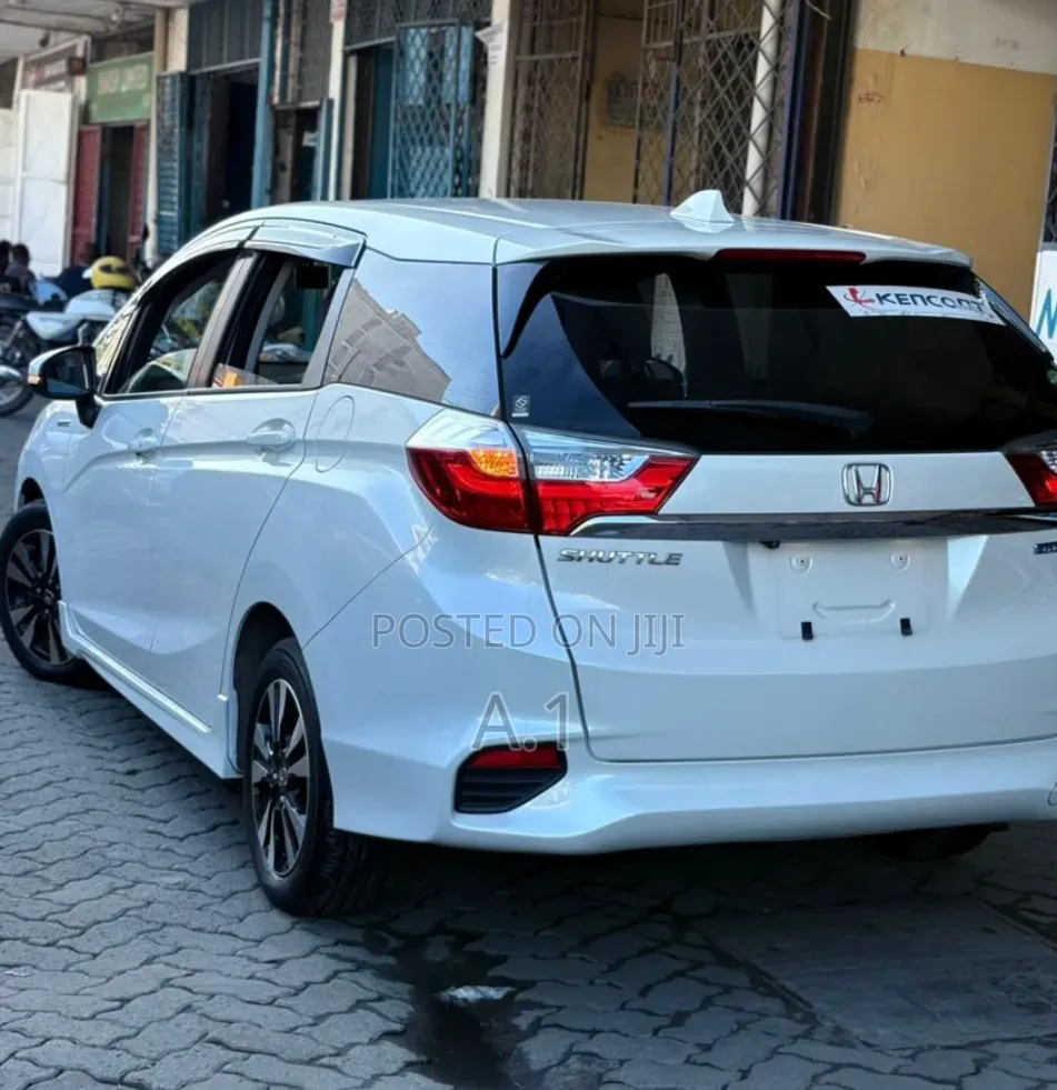 Honda Fit Shuttle 1.5 Hybrid 2WD 2019 White