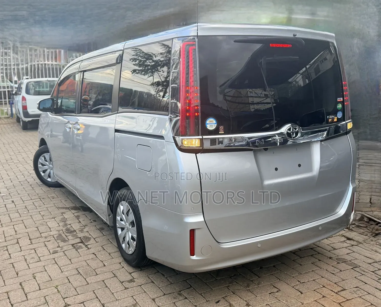 Toyota Noah 2019 Silver