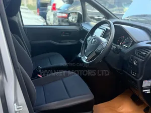 Toyota Noah 2019 Silver