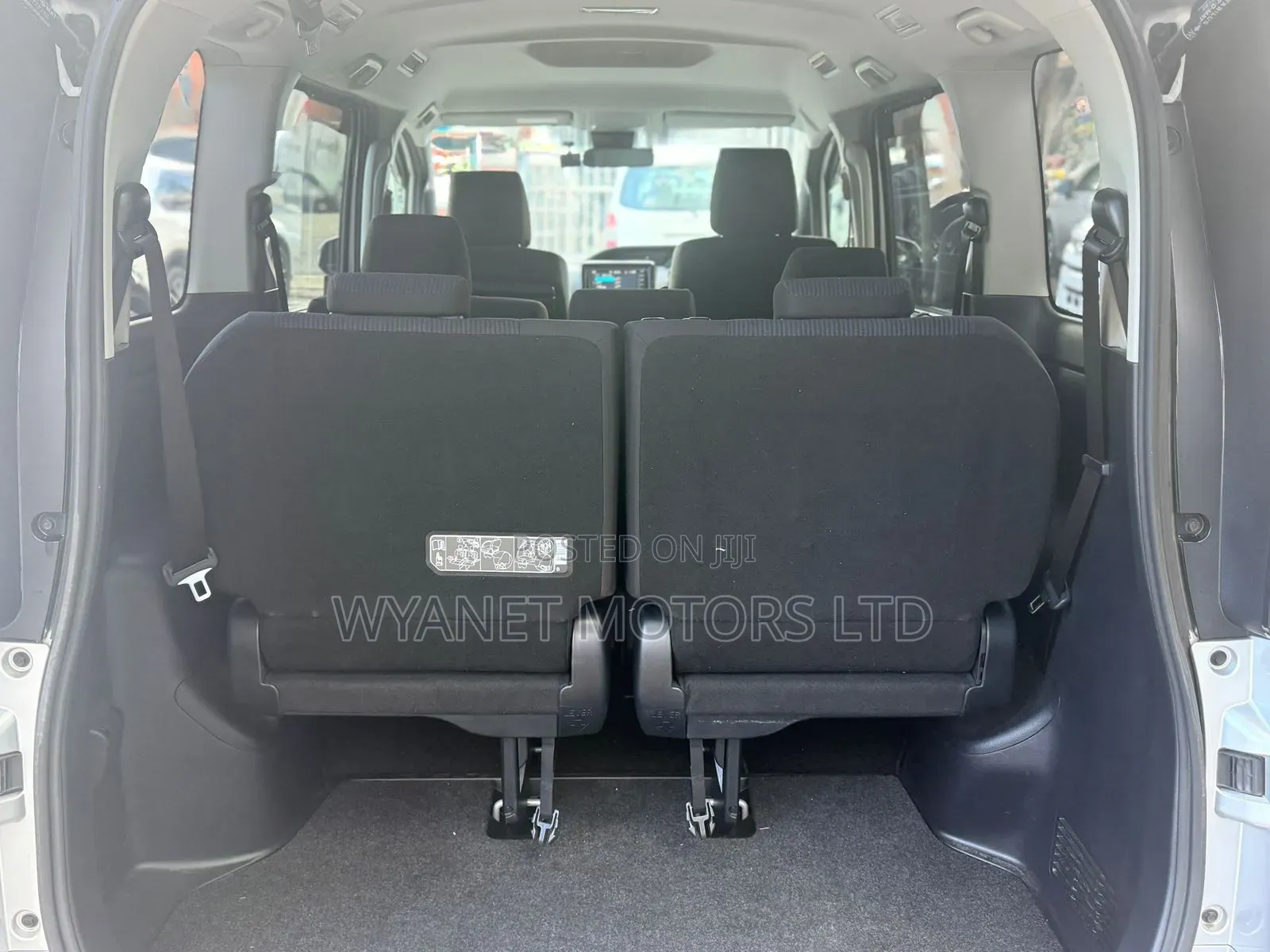 Toyota Noah 2019 Silver