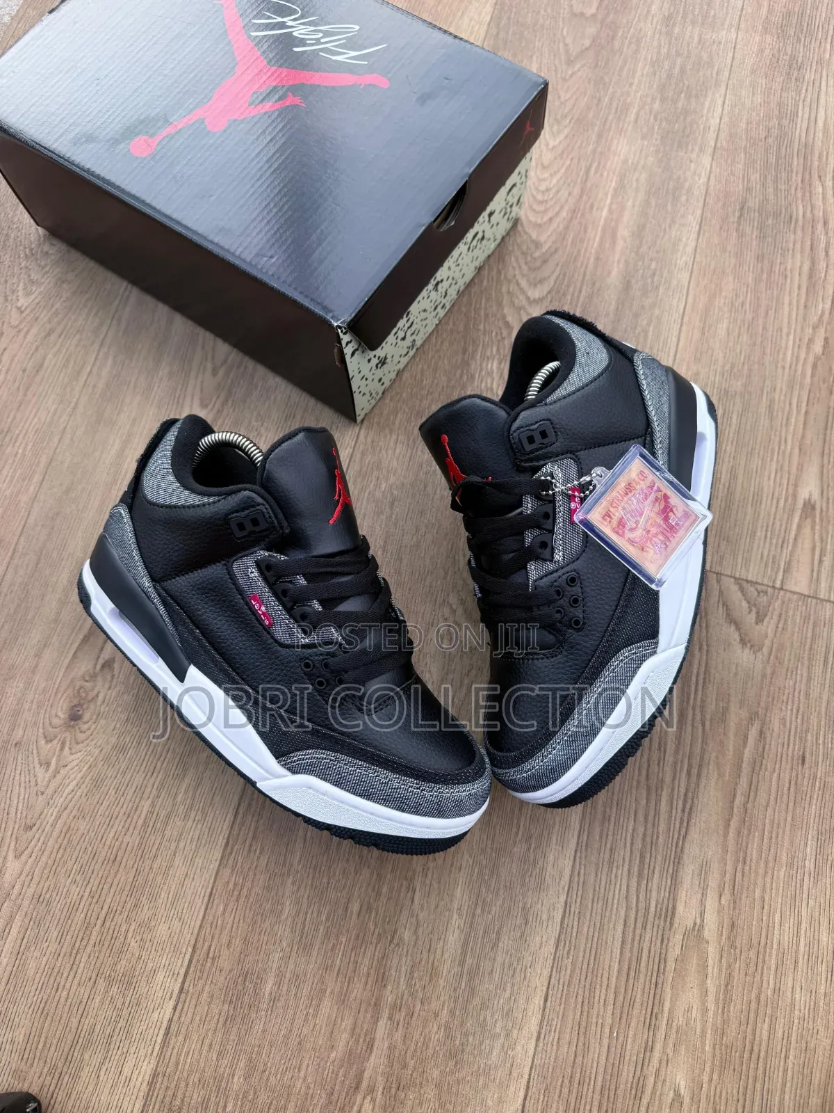 Levi's X Air Jordan 3 Black Denim
Sneakers