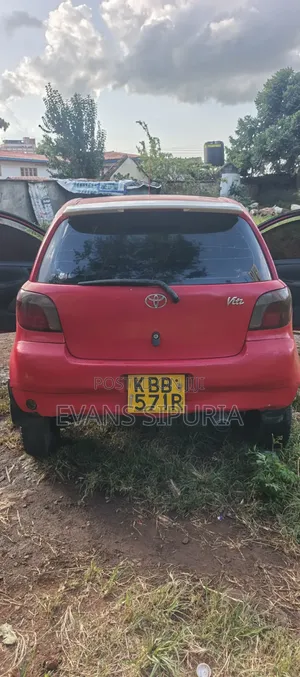 Toyota Vitz 2003 Red