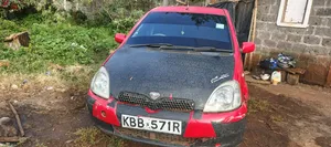 Toyota Vitz 2003 Red