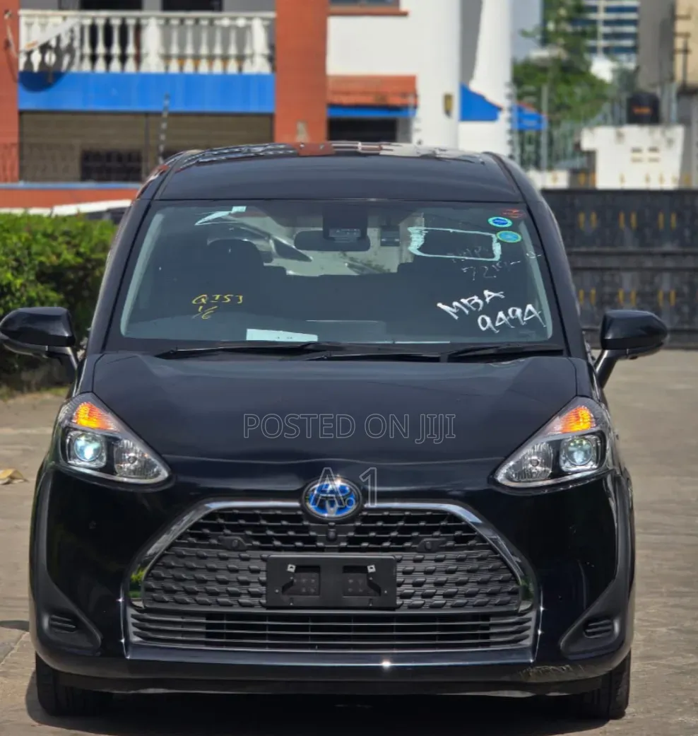 Toyota Sienta 1.5 Hybrid FWD (6-seater) 2020 Matt Black